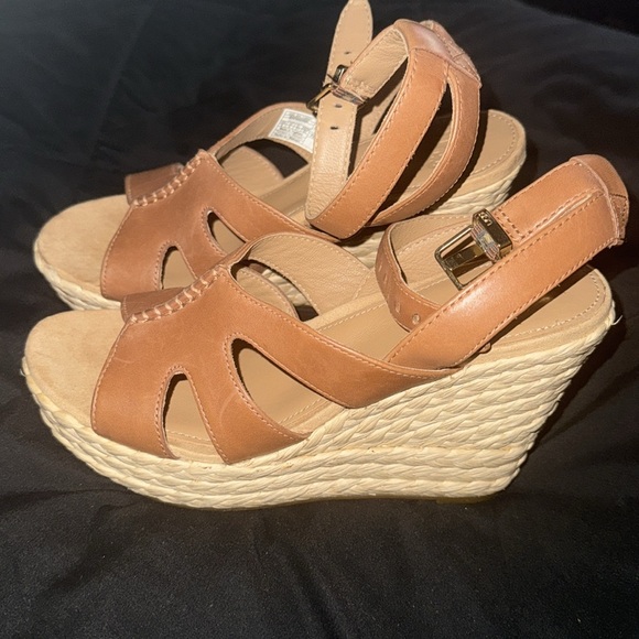 UGG Careena Tan Wedge Sandals - Picture 12 of 16
